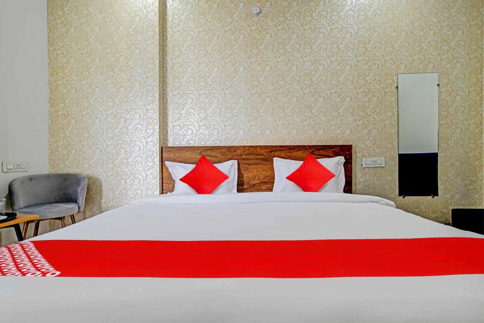 Oyo Flagship Hotel Blue Tick Indore Exterior foto